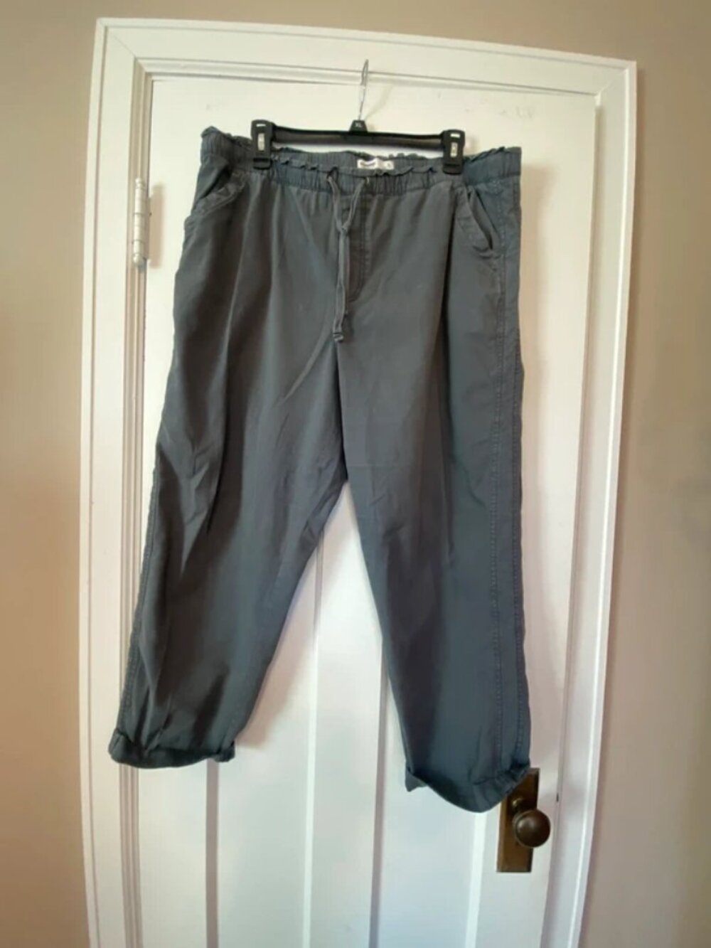 Womens sonoma size xl grey pull on Capri cropped pants